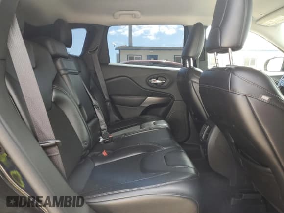 ✅ 2019 Jeep Cherokee Latitude Plus • VIN: 1C4PJLLB6KD226114 • Lot: 72030135. Listed on Copart with 61,600 mi. Free auction sales archive from the USA and detailed vehicle history report at DreamBid. Image 11.