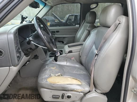 ✅ 2006 Chevrolet Suburban Z71 • VIN: 3GNFK16Z16G115704 • Лот: 52388955. Опубликован ранее на Copart с пробегом 274 722 миль. Бесплатный доступ к архиву аукционных продаж из США и подробный отчёт об истории автомобиля на DreamBid. Изображение 7.