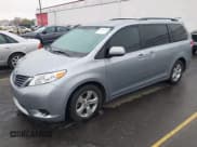 ✅ 2014 Toyota Sienna LE AAS • VIN: 5TDKK3DC5ES503410 • Лот: 43661128. Опубликован ранее на IAAI с пробегом 84 262 миль. Бесплатный доступ к архиву аукционных продаж из США и подробный отчёт об истории автомобиля на DreamBid. Изображение 20.