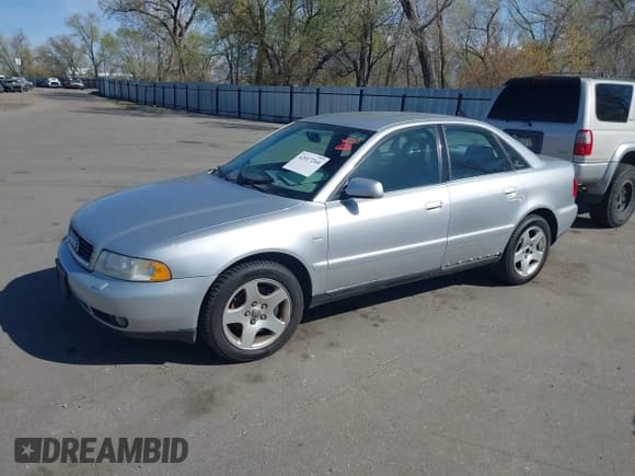 ✅ 2000 Audi A4 • VIN: WAUDH28DXYA145742 • Лот: 42017244. Опубликован ранее на IAAI с пробегом 235 373 миль. Бесплатный доступ к архиву аукционных продаж из США и подробный отчёт об истории автомобиля на DreamBid. Изображение 2.