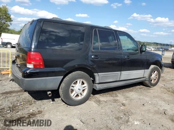 ✅ 2004 Ford Expedition Special Service • VIN: 1FMPU16L44LB49764 • Lot: 84019335. Listed on Copart with 162,895 mi. Free auction sales archive from the USA and detailed vehicle history report at DreamBid. Image 3.