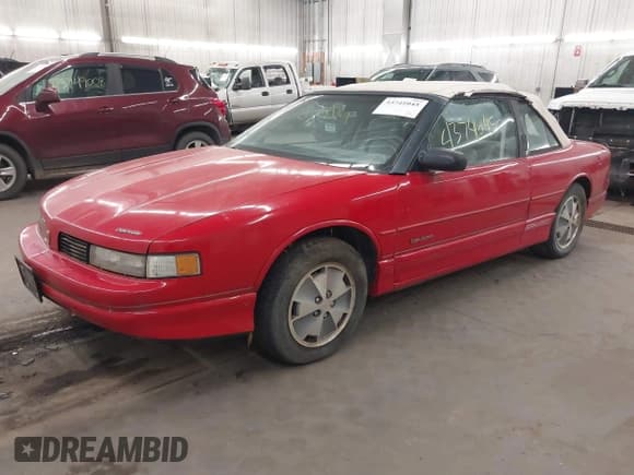 ✅ 1991 Oldsmobile Cutlass Supreme • VIN: 1G3WT34T8MD391632 • Лот: 43741045. Опубликован ранее на IAAI с пробегом 206 790 миль. Бесплатный доступ к архиву аукционных продаж из США и подробный отчёт об истории автомобиля на DreamBid. Изображение 2.