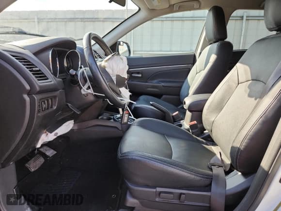 ✅ 2015 Mitsubishi Outlander SE • VIN: 4A4AR4AU0FE009854 • Лот: 80565715. Опубликован ранее на Copart с пробегом 86 453 миль. Бесплатный доступ к архиву аукционных продаж из США и подробный отчёт об истории автомобиля на DreamBid. Изображение 7.