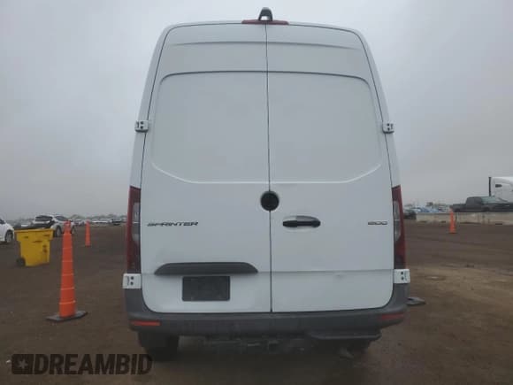 ✅ 2020 Mercedes-Benz Sprinter Cargo • VIN: W1W70BGY2LT033191 • Lot: 53025145. Wystawiony na Copart z przebiegiem 53 156 mil. Bezpłatny archiwum sprzedaży aukcyjnych z USA i szczegółowy raport historii pojazdu na DreamBid. Zdjęcie 6.