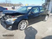 ✅ 2014 Toyota Avalon XLE Premium • VIN: 4T1BK1EB3EU086273 • Lot: 43682146. Wystawiony na IAAI z przebiegiem 235 580 mil. Bezpłatny archiwum sprzedaży aukcyjnych z USA i szczegółowy raport historii pojazdu na DreamBid. Zdjęcie 2.