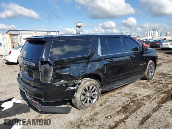 ✅ 2022 Chevrolet Suburban LT • VIN: 1GNSKCKD5NR310255 • Lot: 69681975. Listed on Copart with 68,720 mi. Free auction sales archive from the USA and detailed vehicle history report at DreamBid. Image 3.