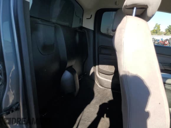 ✅ 2019 Chevrolet Colorado 2WD Work Truck • VIN: 1GCHSBEA2K1235958 • Lot: 85319555. Wystawiony na Copart z przebiegiem 82 876 mil. Bezpłatny archiwum sprzedaży aukcyjnych z USA i szczegółowy raport historii pojazdu na DreamBid. Zdjęcie 10.