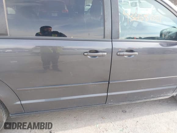 ✅ 2017 Dodge Grand Caravan SXT • VIN: 2C4RDGCG1HR726335 • Lot: 43658621. Listed on IAAI with 229,574 mi. Free auction sales archive from the USA and detailed vehicle history report at DreamBid. Image 6.