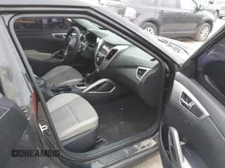 ✅ 2013 Hyundai Veloster w/Black Int • VIN: KMHTC6ADXDU149793 • Lot: 41537953. Wystawiony na IAAI z przebiegiem 117 635 mil. Bezpłatny archiwum sprzedaży aukcyjnych z USA i szczegółowy raport historii pojazdu na DreamBid. Zdjęcie 5.