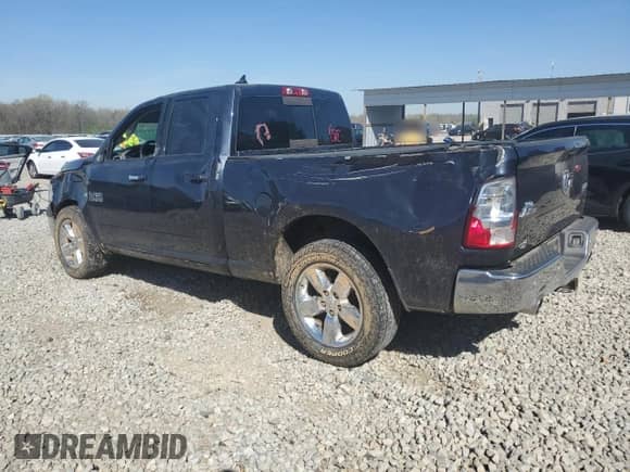 2018 Ram 1500 SLT z VIN 1C6RR7GT3JS199354, wystawiony jako Copart lot #49298115 z przebiegiem 87 506 mil mil oraz Szkoda całkowita • Salvage title. Historia ofert i sprzedaży dostępna na DreamBid. Obrazek 2.