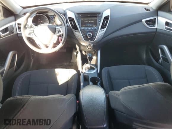 ✅ 2016 Hyundai Veloster • VIN: KMHTC6AD3GU268452 • Lot: 84065464. Wystawiony na Copart z przebiegiem 105 205 mil. Bezpłatny archiwum sprzedaży aukcyjnych z USA i szczegółowy raport historii pojazdu na DreamBid. Zdjęcie 8.