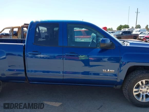✅ 2019 Chevrolet Silverado 1500 LT • VIN: 2GCRCPEC8K1123045 • Lot: 42690627. Wystawiony na IAAI z przebiegiem 66 208 mil. Bezpłatny archiwum sprzedaży aukcyjnych z USA i szczegółowy raport historii pojazdu na DreamBid. Zdjęcie 13.