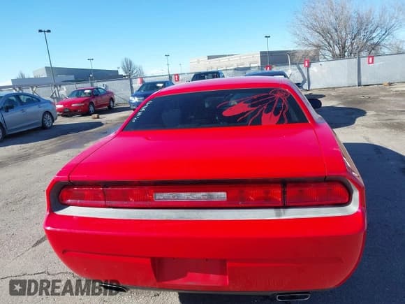 ✅ 2014 Dodge Challenger Rallye Redline • VIN: 2C3CDYAGXEH116468 • Lot: 41491746. Wystawiony na IAAI z przebiegiem 131 801 mil. Bezpłatny archiwum sprzedaży aukcyjnych z USA i szczegółowy raport historii pojazdu na DreamBid. Zdjęcie 15.