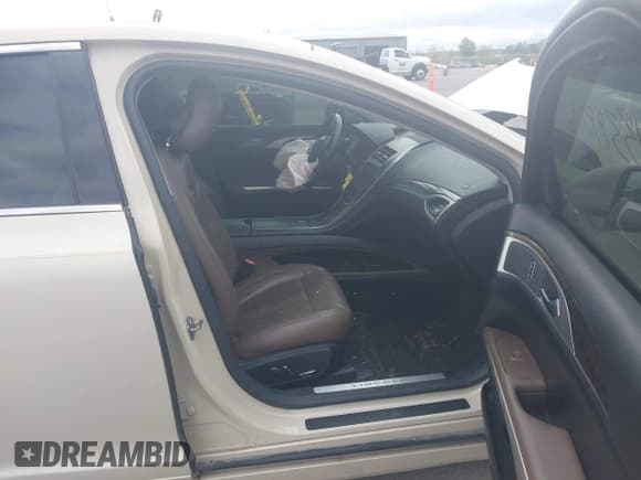 ✅ 2016 Lincoln MKZ • VIN: 3LN6L2G90GR620581 • Лот: 43399283. Опубликован ранее на IAAI с пробегом 93 271 миль. Бесплатный доступ к архиву аукционных продаж из США и подробный отчёт об истории автомобиля на DreamBid. Изображение 5.