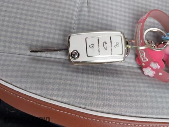 ✅ 2015 Volkswagen Beetle Fleet Edition • VIN: 3VWF17AT6FM607306 • Lot: 41662349. Listed on IAAI with 66,502 mi. Free auction sales archive from the USA and detailed vehicle history report at DreamBid. Image 11.