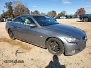 ✅ 2007 BMW 3 Series 328i • VIN: WBAWR33597PX79616 • Lot: 91457025. Wystawiony na Copart z przebiegiem 155 329 mil. Bezpłatny archiwum sprzedaży aukcyjnych z USA i szczegółowy raport historii pojazdu na DreamBid. Zdjęcie 4.