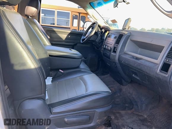 ✅ 2012 Dodge RAM • VIN: 3C7WDMAL5CG188466 • Lot: 91715535. Wystawiony na Copart z przebiegiem 192 763 mil. Bezpłatny archiwum sprzedaży aukcyjnych z USA i szczegółowy raport historii pojazdu na DreamBid. Zdjęcie 5.