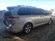 ✅ 2014 Toyota Sienna LE • VIN: 5TDKK3DC9ES481766 • Lot: 82412895. Listed on Copart with 255,826 mi. Free auction sales archive from the USA and detailed vehicle history report at DreamBid. Image 3.