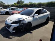 ✅ 2011 Mazda 3 S Grand Touring • VIN: JM1BL1W61B1362837 • Лот: 70390845. Опубликован ранее на Copart с пробегом 104 608 миль. Бесплатный доступ к архиву аукционных продаж из США и подробный отчёт об истории автомобиля на DreamBid. Изображение 1.