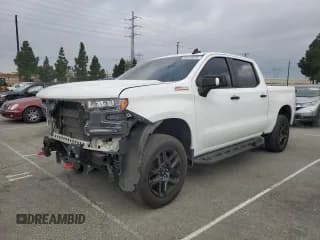 ✅ 2020 Chevrolet Silverado 1500 LT Trail Boss • VIN: 3GCPYFED9LG352404 • Лот: 93318245. Опубликован ранее на Copart с пробегом 82 085 миль. Бесплатный доступ к архиву аукционных продаж из США и подробный отчёт об истории автомобиля на DreamBid. Изображение 1.