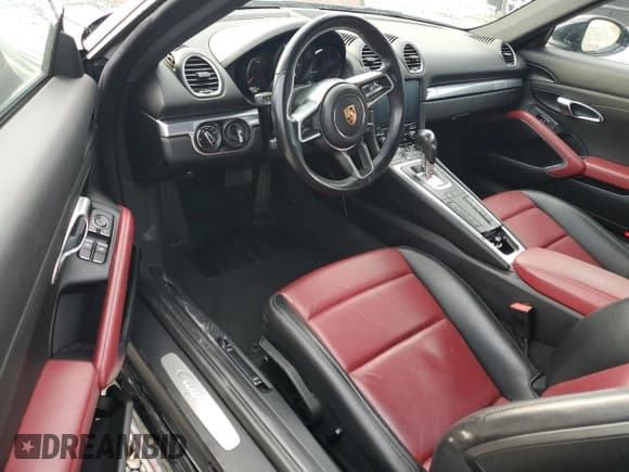 ✅ 2018 Porsche 718 Cayman • VIN: WP0AA2A86JK262242 • Lot: 62645915. Wystawiony na Copart z przebiegiem 50 371 mil. Bezpłatny archiwum sprzedaży aukcyjnych z USA i szczegółowy raport historii pojazdu na DreamBid. Zdjęcie 8.