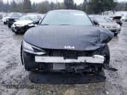 ✅ 2024 Kia EV6 GT-Line • VIN: KNDC4DLC9R5209512 • Lot: 46708445. Wystawiony na Copart z przebiegiem 3 119 mil. Bezpłatny archiwum sprzedaży aukcyjnych z USA i szczegółowy raport historii pojazdu na DreamBid. Zdjęcie 5.