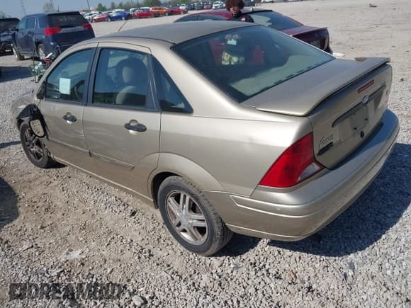 ✅ 2000 Ford Focus SE • VIN: 1FAFP3434YW401903 • Lot: 42104706. Listed on IAAI with 201,826 mi. Free auction sales archive from the USA and detailed vehicle history report at DreamBid. Image 3.