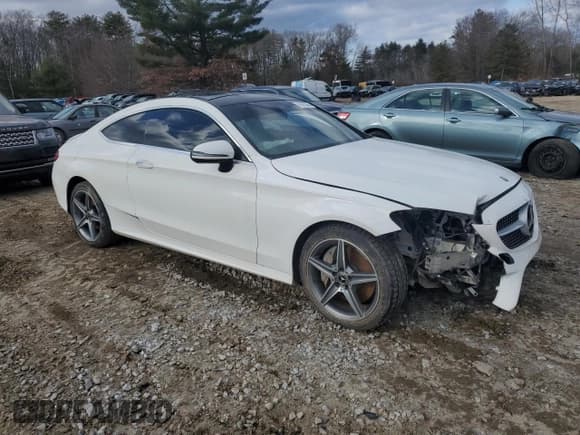 ✅ 2018 Mercedes-Benz C 300 • VIN: WDDWJ4KB9JF732810 • Lot: 41413545. Wystawiony na Copart z przebiegiem Nie podano. Bezpłatny archiwum sprzedaży aukcyjnych z USA i szczegółowy raport historii pojazdu na DreamBid. Zdjęcie 4.