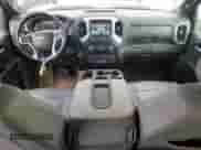 2021 Chevrolet Silverado 3500HD LT z VIN 1GC4YTEY5MF243073, wystawiony jako Copart lot #80901424 z przebiegiem 71 793 mil mil oraz Szkoda całkowita • Salvage title. Historia ofert i sprzedaży dostępna na DreamBid. Obrazek 8.