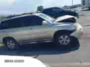 2001 Toyota Highlander с VIN JTEGD21A110003587, выставлен на аукционе IAAI как лот 42961179 с пробегом 170 714 миль миль и . История ставок и продаж доступна на DreamBid. Изображение 14.