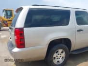 ✅ 2009 Chevrolet Suburban LS • VIN: 1GNFC16029R201204 • Lot: 42855407. Listed on IAAI with 220,289 mi. Free auction sales archive from the USA and detailed vehicle history report at DreamBid. Image 6.
