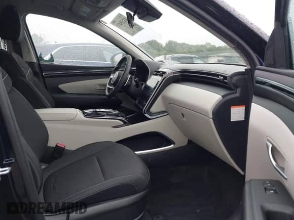 2023 Hyundai Tucson Blue z VIN KM8JBCA10PU092863, wystawiony jako IAAI lot #43233471 z przebiegiem 53 213 mil mil oraz . Historia ofert i sprzedaży dostępna na DreamBid. Obrazek 5.