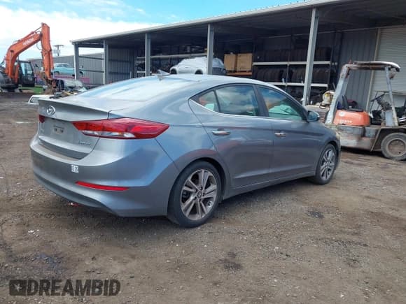 ✅ 2017 Hyundai Elantra SE • VIN: KMHD84LF5HU193876 • Lot: 42047697. Wystawiony na IAAI z przebiegiem 61 398 mil. Bezpłatny archiwum sprzedaży aukcyjnych z USA i szczegółowy raport historii pojazdu na DreamBid. Zdjęcie 4.
