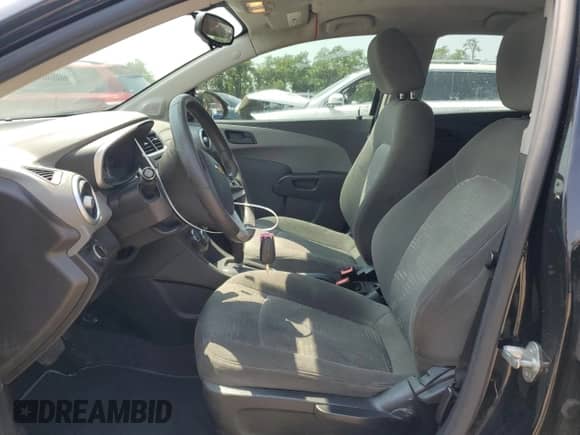 2020 Chevrolet Sonic LS с VIN 1G1JB5SB7L4140773, выставлен на аукционе Copart как лот 65811485 с пробегом 102 484 миль миль и Списание • Salvage title. История ставок и продаж доступна на DreamBid. Изображение 7.