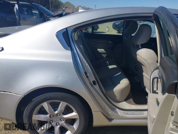 ✅ 2013 Acura TL Technology • VIN: 19UUA8F51DA017133 • Lot: 43513795. Listed on IAAI with 128,163 mi. Free auction sales archive from the USA and detailed vehicle history report at DreamBid. Image 8.