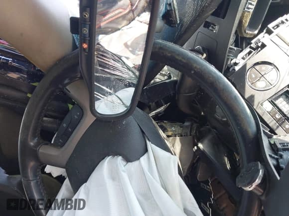 ✅ 2011 Chevrolet Silverado 1500 LT • VIN: 1GCRKSE33BZ463135 • Lot: 42979352. Wystawiony na IAAI z przebiegiem Nie podano. Bezpłatny archiwum sprzedaży aukcyjnych z USA i szczegółowy raport historii pojazdu na DreamBid. Zdjęcie 7.