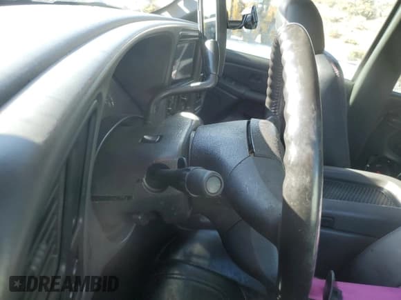 ✅ 2005 Chevrolet Silverado 1500 • VIN: 2GCFC13T251325270 • Лот: 75061414. Опубликован ранее на Copart с пробегом Не указан. Бесплатный доступ к архиву аукционных продаж из США и подробный отчёт об истории автомобиля на DreamBid. Изображение 9.