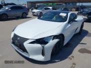 ✅ 2018 Lexus LC 500h • VIN: JTHHP5AY0JA001725 • Lot: 42848193. Wystawiony na IAAI z przebiegiem 84 982 mil. Bezpłatny archiwum sprzedaży aukcyjnych z USA i szczegółowy raport historii pojazdu na DreamBid. Zdjęcie 2.