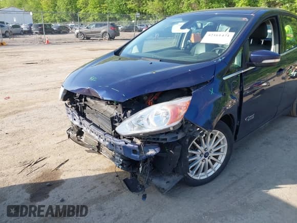 ✅ 2016 Ford C-Max SEL • VIN: 1FADP5CU5GL102045 • Lot: 42161471. Wystawiony na IAAI z przebiegiem 61 033 mil. Bezpłatny archiwum sprzedaży aukcyjnych z USA i szczegółowy raport historii pojazdu na DreamBid. Zdjęcie 6.