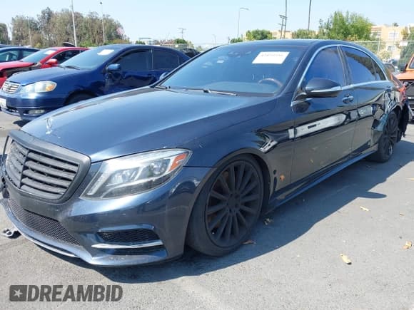 ✅ 2015 Mercedes-Benz S 550 • VIN: WDDUG8CB7FA074310 • Лот: 42899556. Опубликован ранее на IAAI с пробегом 186 028 миль. Бесплатный доступ к архиву аукционных продаж из США и подробный отчёт об истории автомобиля на DreamBid. Изображение 2.