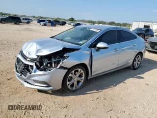 ✅ 2018 Chevrolet Cruze Premier • VIN: 1G1BF5SM3J7131106 • Лот: 71320705. Размещён на Copart с пробегом 134 106 миль миль. Получите бесплатный доступ к архиву аукционных продаж из США и посмотрите подробный отчёт об истории автомобиля на DreamBid. Изображение 1.