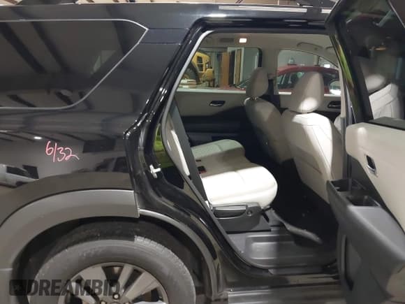 ✅ 2022 Nissan Pathfinder SV • VIN: 5N1DR3BA9NC232483 • Lot: 43769178. Listed on IAAI with 14,045 mi. Free auction sales archive from the USA and detailed vehicle history report at DreamBid. Image 8.