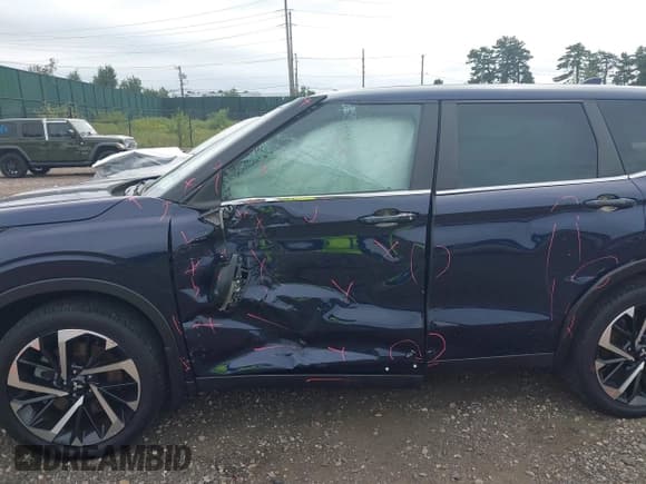 ✅ 2022 Mitsubishi Outlander SE • VIN: JA4J3UA85NZ081968 • Лот: 43178387. Опубликован ранее на IAAI с пробегом 37 843 миль. Бесплатный доступ к архиву аукционных продаж из США и подробный отчёт об истории автомобиля на DreamBid. Изображение 6.