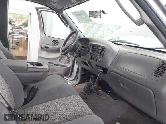 ✅ 2003 Ford F-150 XL • VIN: 2FTRX18W03CA23003 • Lot: 42403479. Listed on IAAI with 316,789 mi. Free auction sales archive from the USA and detailed vehicle history report at DreamBid. Image 5.