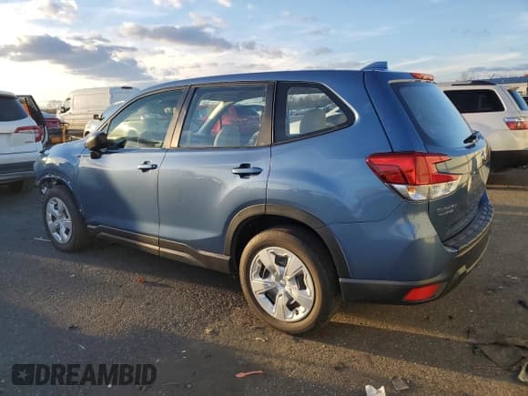 ✅ 2022 Subaru Forester • VIN: JF2SKAAC2NH463205 • Лот: 92050715. Опубликован ранее на Copart с пробегом 26 979 миль. Бесплатный доступ к архиву аукционных продаж из США и подробный отчёт об истории автомобиля на DreamBid. Изображение 2.