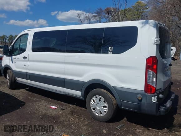 ✅ 2017 Ford Transit XL • VIN: 1FBZX2YM6HKA06914 • Lot: 41830142. Wystawiony na IAAI z przebiegiem 118 387 mil. Bezpłatny archiwum sprzedaży aukcyjnych z USA i szczegółowy raport historii pojazdu na DreamBid. Zdjęcie 3.