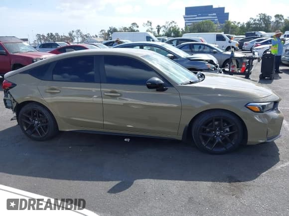 ✅ 2025 Honda Civic Sport • VIN: 19XFL2H82SE004200 • Lot: 43309820. Listed on IAAI with 14,909 mi. Free auction sales archive from the USA and detailed vehicle history report at DreamBid. Image 14.