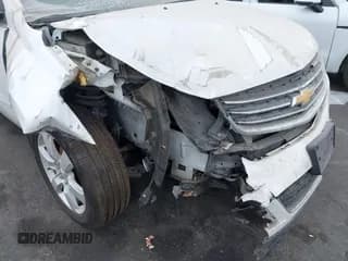 ✅ 2017 Chevrolet Traverse LT • VIN: 1GNKRGKD2HJ187505 • Lot: 43299284. Wystawiony na IAAI z przebiegiem 80 256 mil. Bezpłatny archiwum sprzedaży aukcyjnych z USA i szczegółowy raport historii pojazdu na DreamBid. Zdjęcie 6.