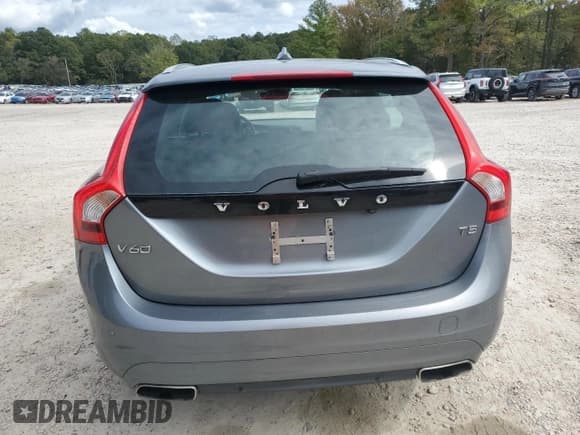 ✅ 2017 Volvo V60 Premier • VIN: YV140MEK1H1365788 • Lot: 82298955. Listed on Copart with 124,053 mi. Free auction sales archive from the USA and detailed vehicle history report at DreamBid. Image 6.
