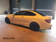 ✅ 2015 Mercedes-Benz C 250 • VIN: WDDGJ4HB2FG369358 • Lot: 82510295. Wystawiony na Copart z przebiegiem 140 920 mil. Bezpłatny archiwum sprzedaży aukcyjnych z USA i szczegółowy raport historii pojazdu na DreamBid. Zdjęcie 2.